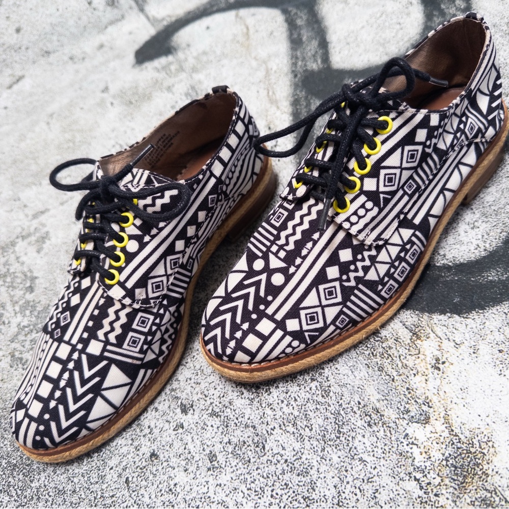 Matiko Black and White Geometric Tribal Print Espadrille Oxford Shoes Size 6 - Picture 9 of 10